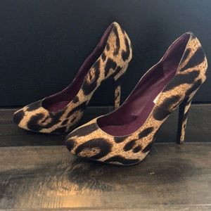 Steve Madden Pumps!